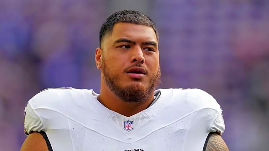 Giants Sign 6-Foot-8, 370-Pound Former Ravens Starter to Bolster Interior Line
