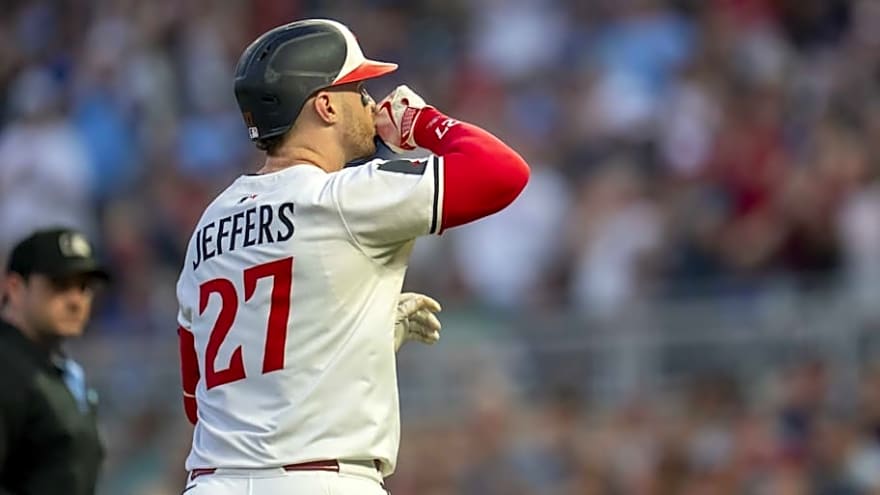 Does signing Victor Caratini suggest Twins might trade Ryan Jeffers?