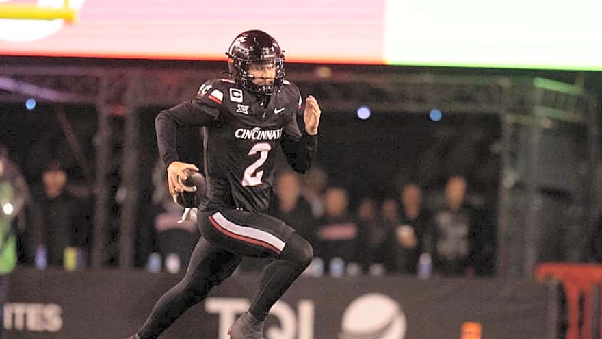 Cincinnati Bearcats Football Puts Holiday Theme on TCU Uniform Reveal