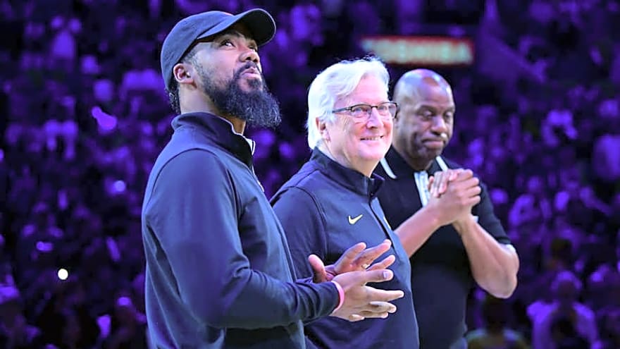 Ex-Lakers Exec Jesse Buss Makes Surprise Prediction for LA Under New Owner Mark Walter