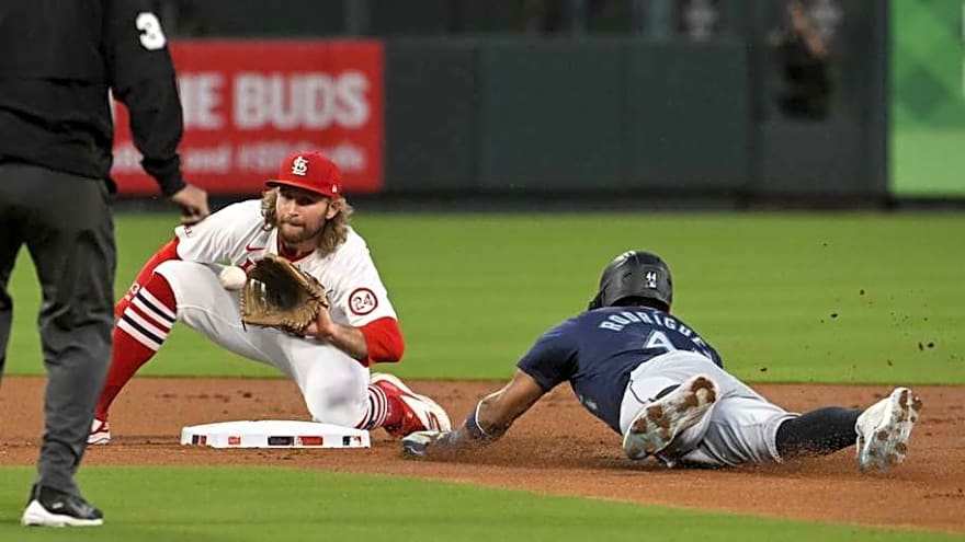 Mariners Predicted To Trade For Fan Favorite All-Star From Cardinals