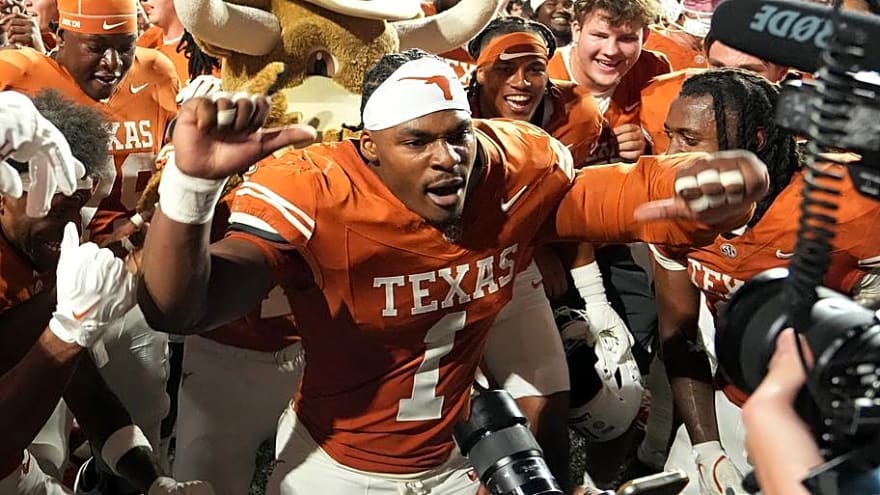 Colin Simmons Officially Makes Texas Longhorns History After Surprising Stat Change