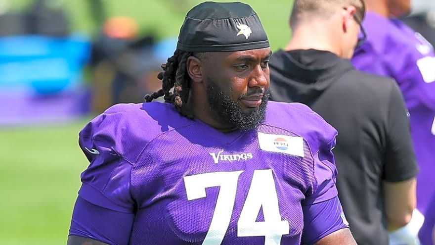 3 Free Agents Vikings Must Call Immediately With Donovan Jackson's Season Officially Over