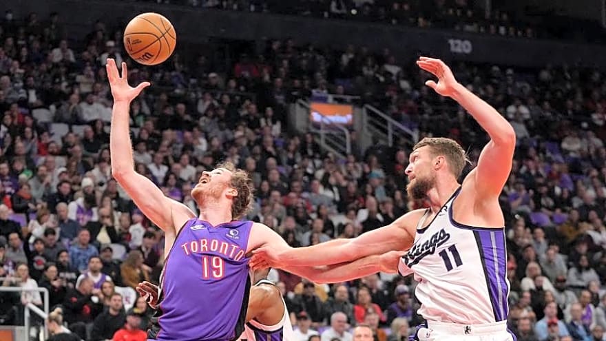 Why Raptors Shouldn't Trade Jakob Poeltl Despite Rumors