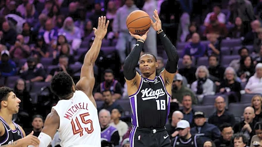 Kings Lose to New-Look Cavs, Tie Record Long Losing Streak