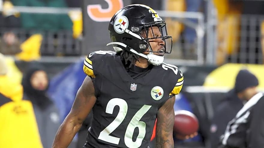 Steelers CB Injured on Punt Return vs. Bucs