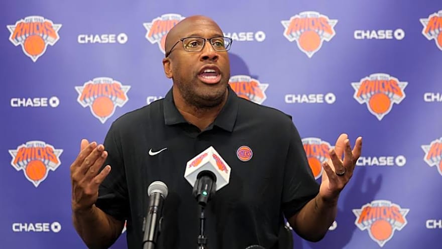 Mike Brown Tries Calming Knicks Fans’ Nerves After Rough Start