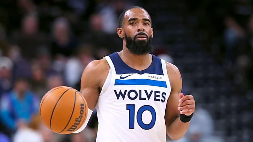 Wolves Bring Back Mike Conley Weeks After Trading Him to Chicago