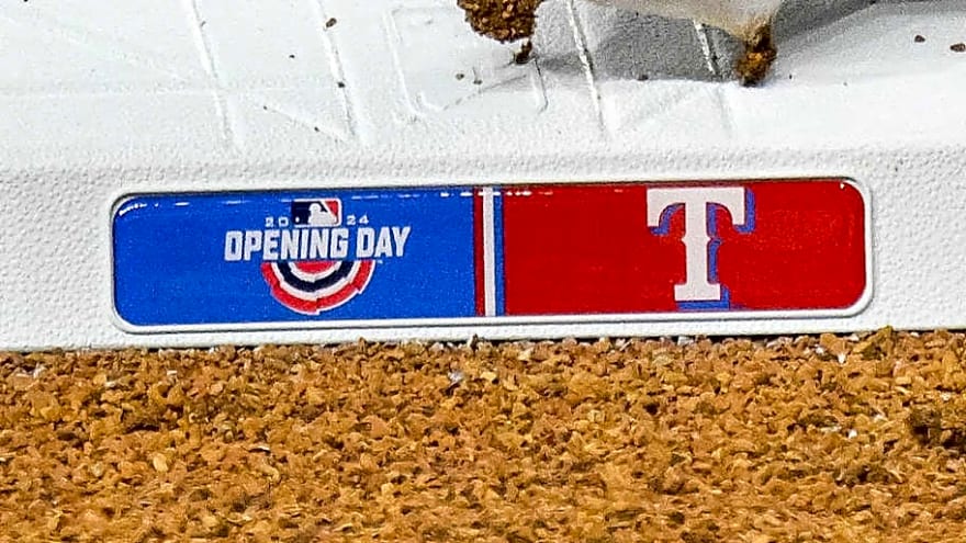 Experienced Outfielder Pushing for Rangers’ Opening Day Spot