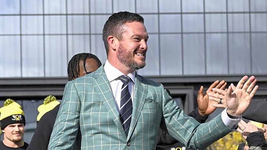 Three Oregon Ducks That Dan Lanning Must Trust Next Season