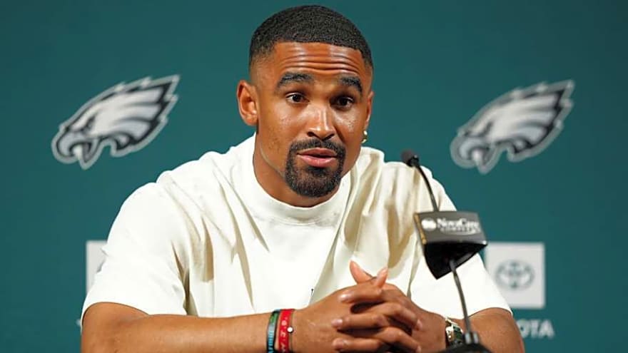 Eagles Star Shuts Down Jalen Hurts-AJ Brown Rumors