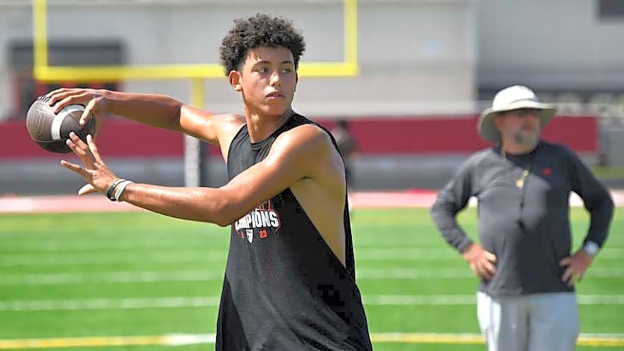 Gators Predicted To Land QB Prospect Over Multiple Rivals