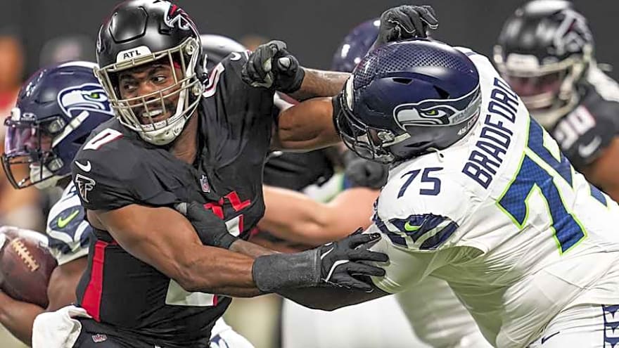 Anthony Bradford Comments on Seahawks Fans' Criticism: 'I See Everything'