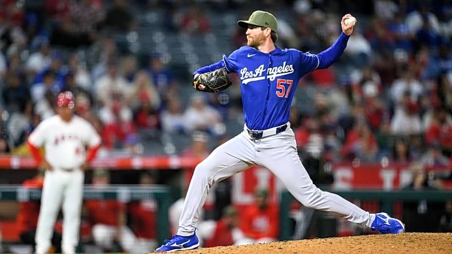Dodgers Veteran Pitcher Elects to Leave Organization, Head to Free Agency