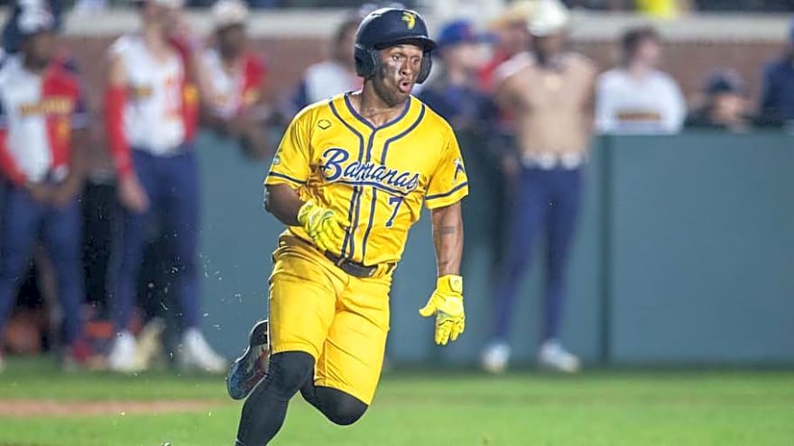 The Savannah Bananas will travel to the University of Oregon this Summer