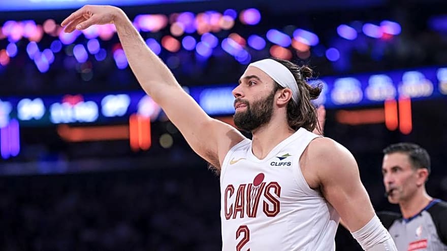 3 Moves Cleveland Cavs Must Make Before Training Camp