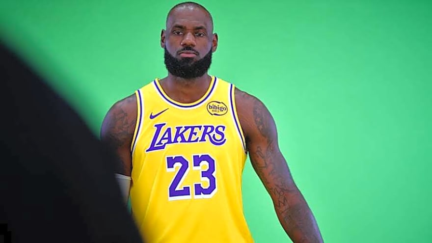 Lakers&#39; LeBron James Ruled Out for Preseason Opener With Injury