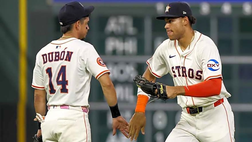 Cam Smith, Mauricio Dubon Named Finalists for Gold Glove Award