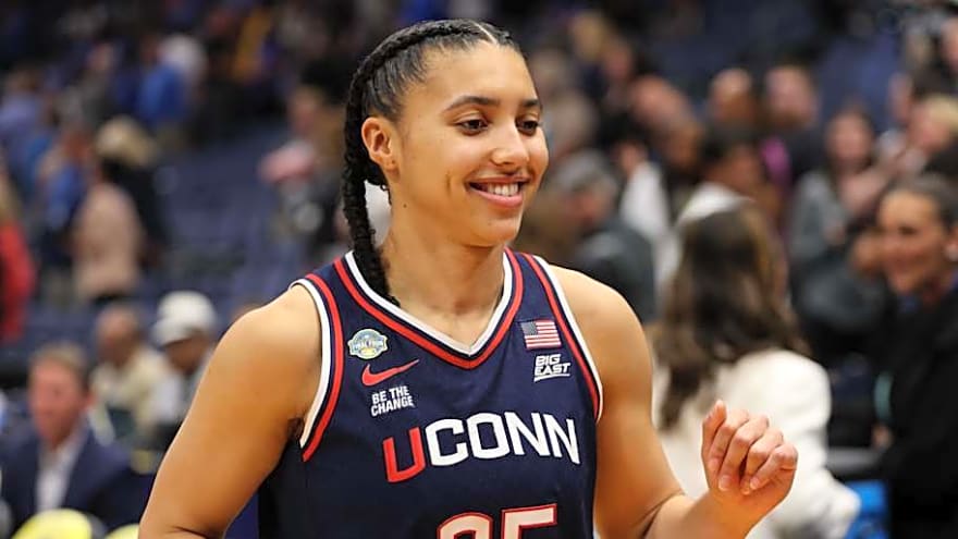 Azzi Fudd Powers UConn to Blowout Victory