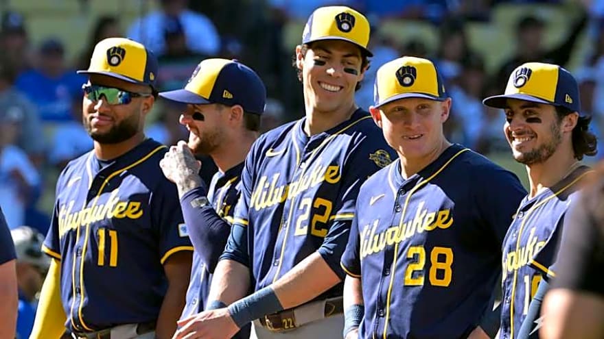 Brewers Platinum Glove Winner Projected to Sign 6-Year, $75 Million Deal