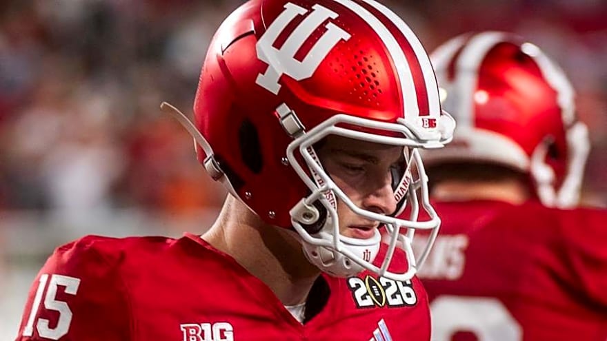 Regardless of What Experts Think, the Raiders Are Locked In on QB1