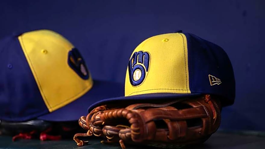 Brewers Keeping 28-Year-Old Outfielder In Surprise Twist