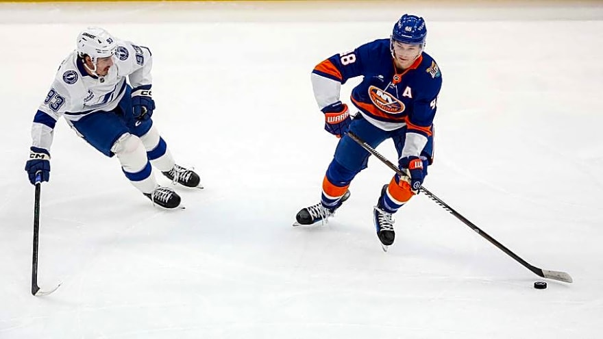 NY Islanders Matthew Schaefer Skates Like This NHL Superstar