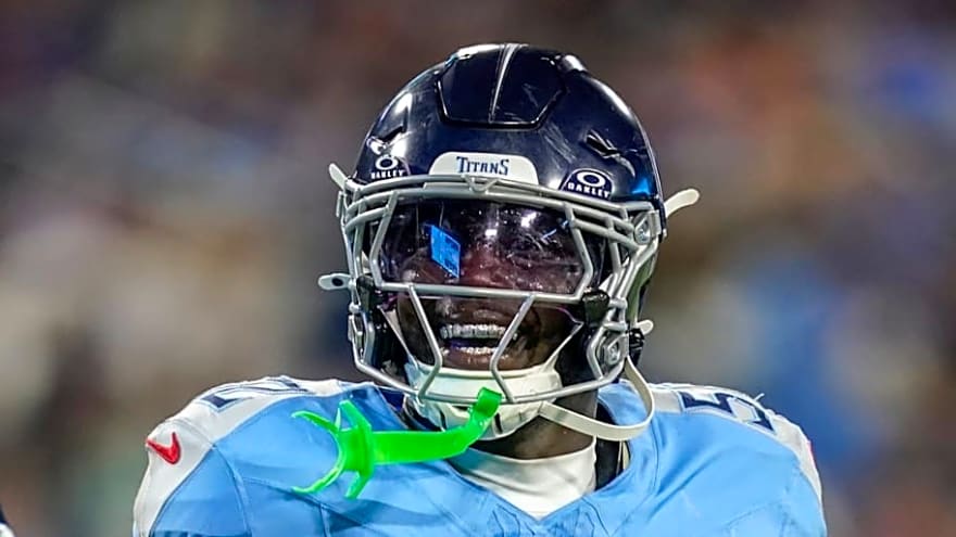 Titans LB Suffers Injury vs. Cardinals