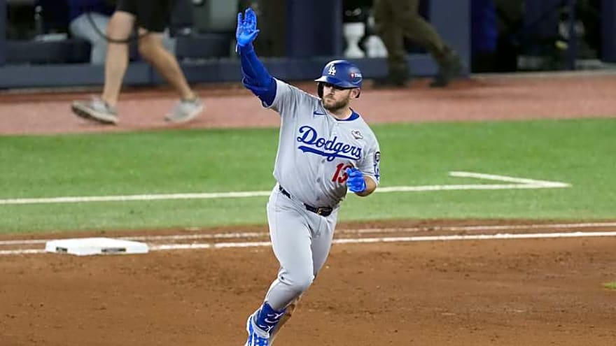 Dodgers Notes: LA Signs Pitcher, Loses Coach to Marlins, Max Muncy Last Season?