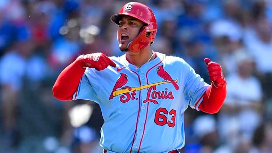 Cardinals' Yohel Pozo Shows Off Results of Offseason Weight Loss