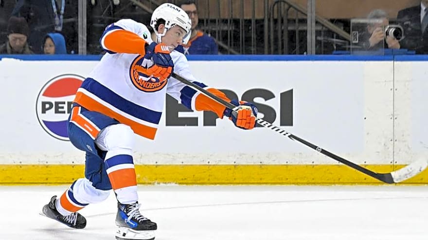 Matthew Schaefer Picks up Right Where He Left off in New Role for NY Islanders