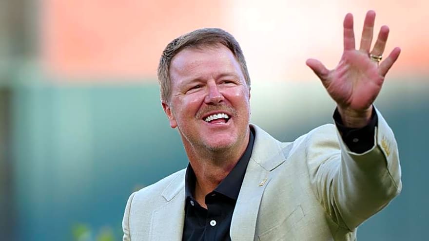 San Francisco Giants Retire Hall of Famer Jeff Kent's Number