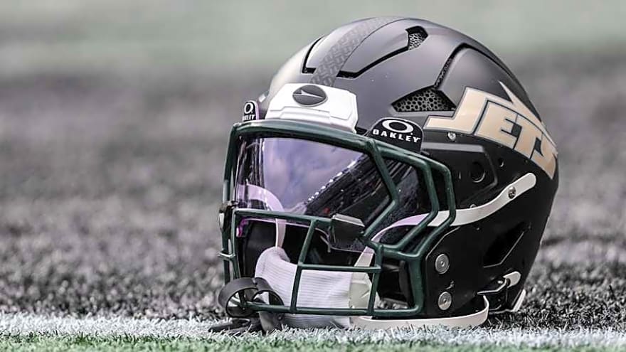 Jets Make First Quarterback Move Of Offseason