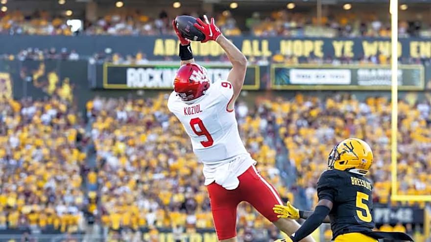 Houston Cougars Tight End Earns All-American Honors
