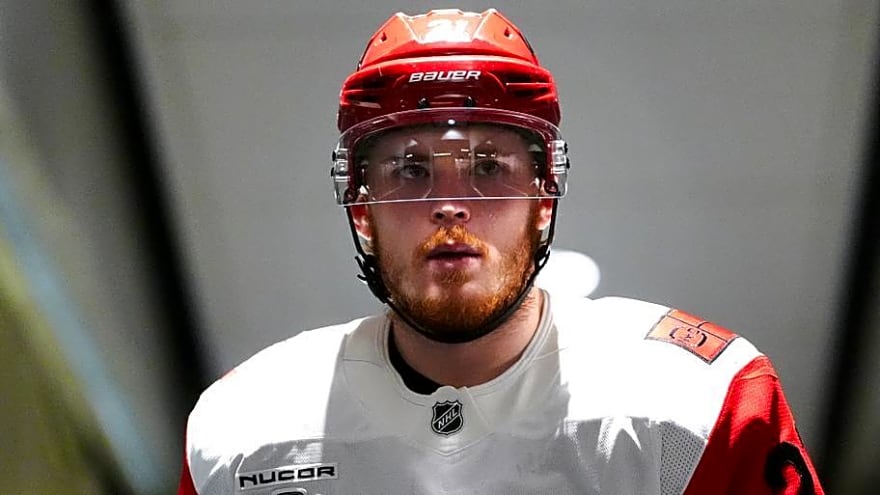 Maple Leafs may never have a better chance to trade for Alexander Nikishin