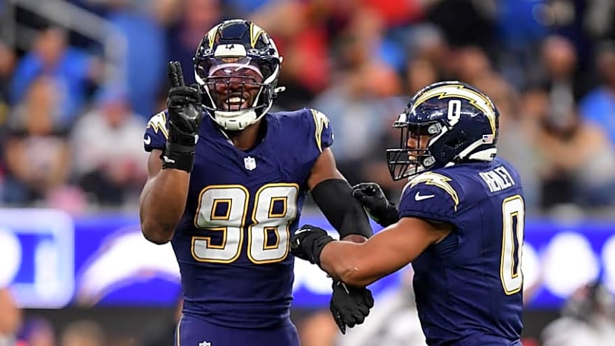 3 Free Agents Chargers Must Pivot To After Missing Out on Odafe Oweh Re-Signing