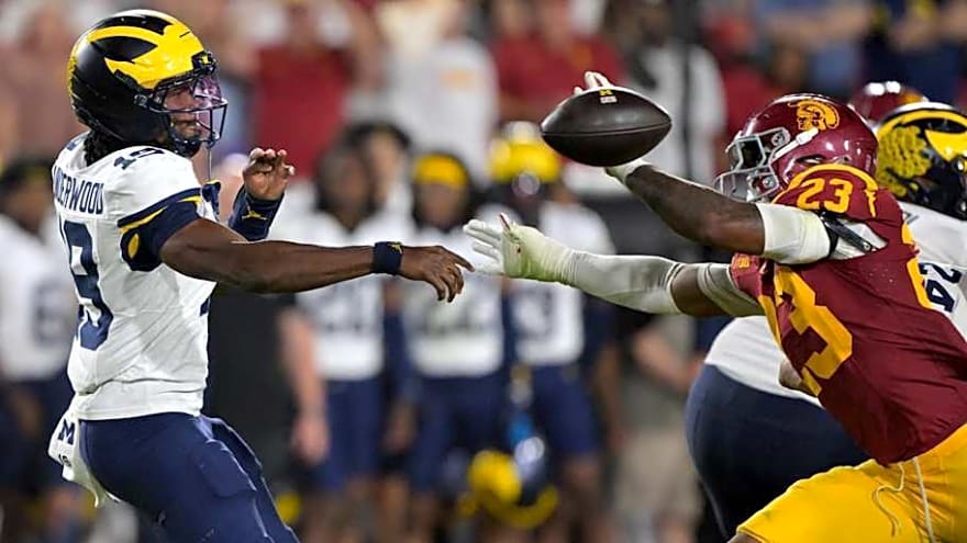 Where Michigan football ranks in various national college football polls after Week 7