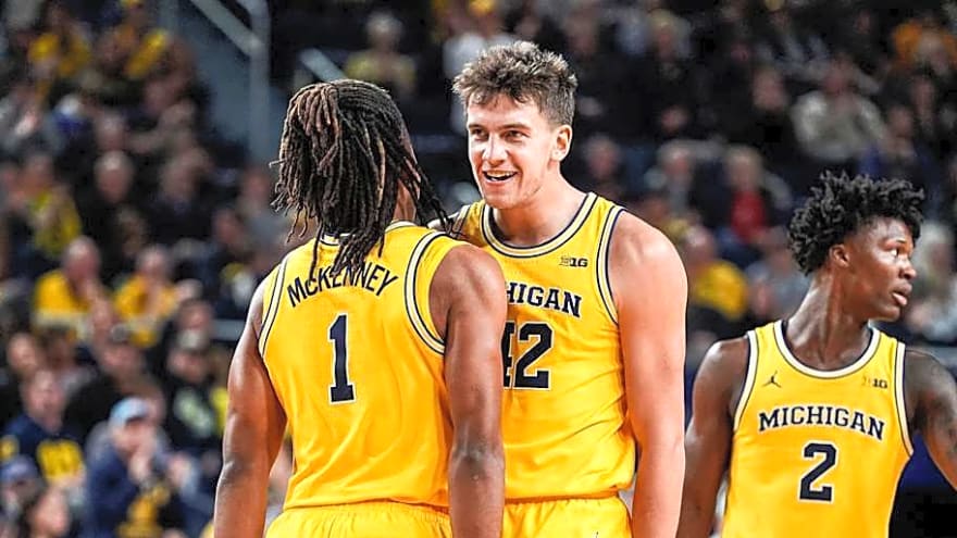 Dusty May, Will Tschetter praise Michigan star freshman after blowout victory