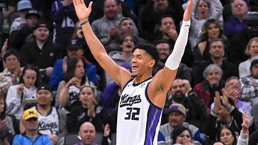 Kings' Dylan Cardwell Has Historic Performance in Blowout Loss to Clippers