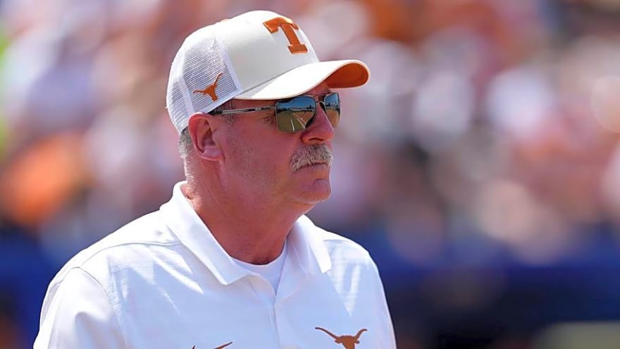 Texas Softball Takes On SEC Foe in First Game of Women's College World Series