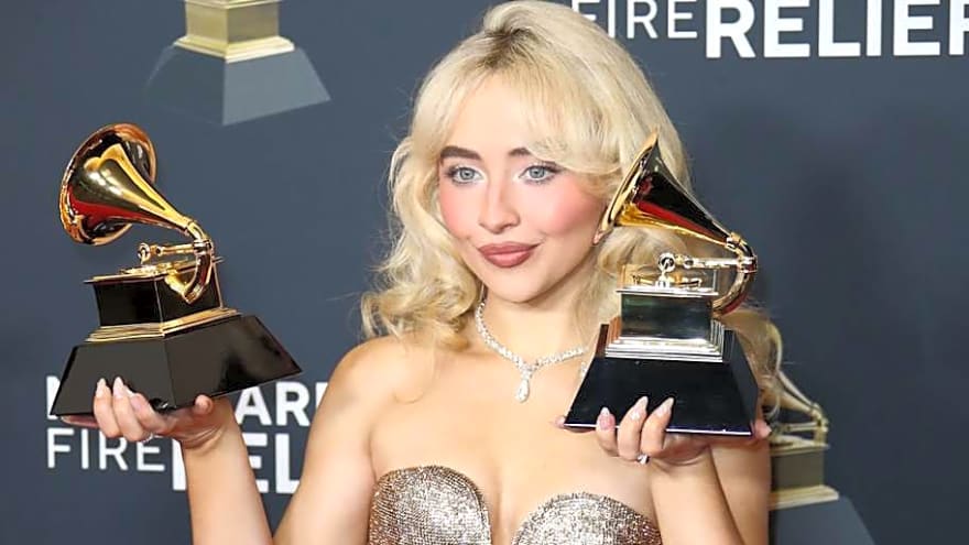 Sabrina Carpenter Reps Dodgers at Most Recent LA Concert