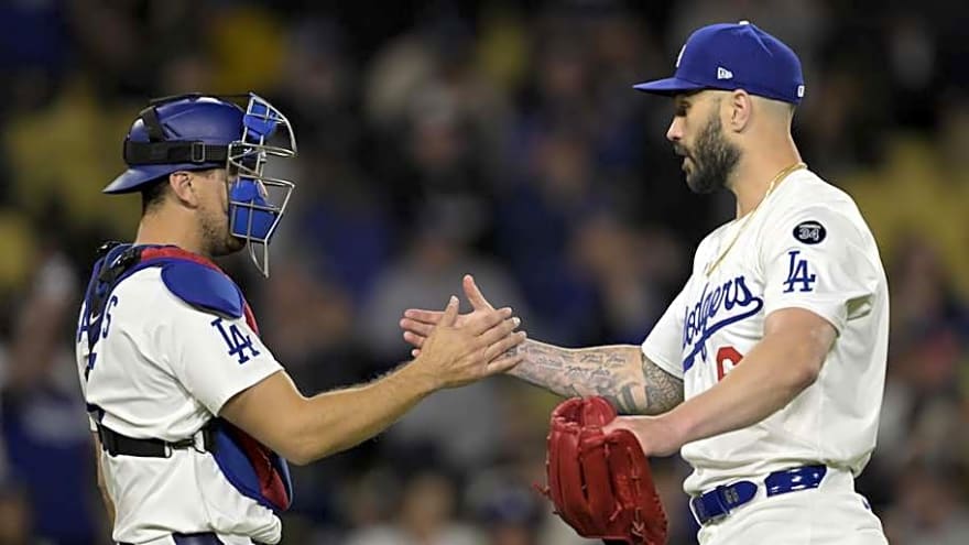 Padres Should Sign Former Dodgers Star to Solidify Key Position Ahead of Opening Day