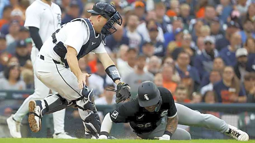 Padres Interested in White Sox Catcher as Trade Deadline Nears: Report