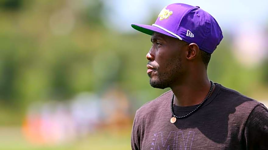 Insider Says Kwesi Adofo-Mensah Was 'Never Truly Accepted' by Vikings