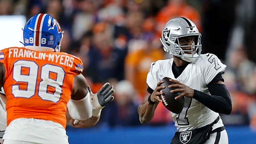 The Biggest Question Surrounding Raiders QB Geno Smith&#39;s Future