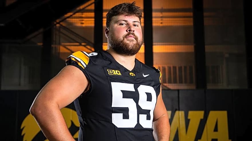 On SI Exclusive: Iowa LT Trevor Lauck Talks Week 1, QB Competition, Expectations