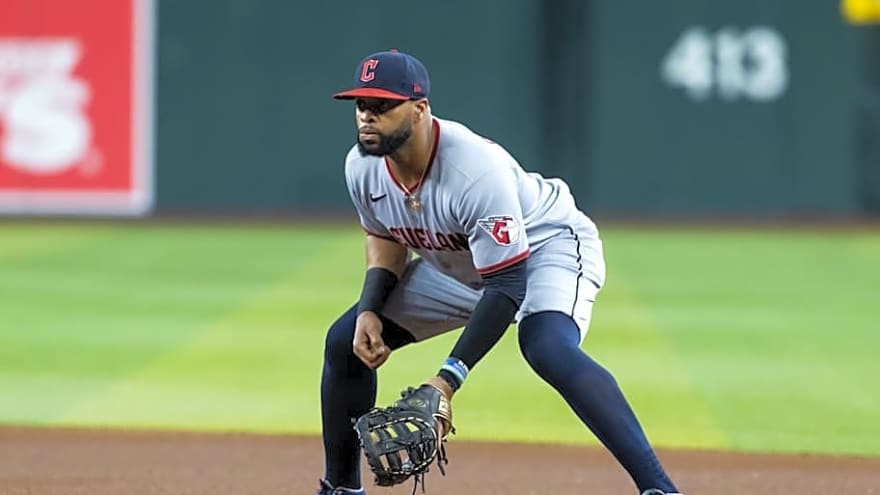 3 MLB Teams That Could Benefit From Adding Veteran First Baseman Like Carlos Santana