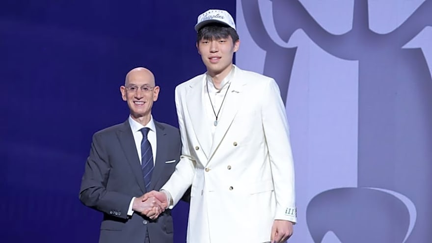 Blazers Notes: Major Free Agent Prediction, $160M Contract Named Worst in NBA, Yang Hansen Going Viral