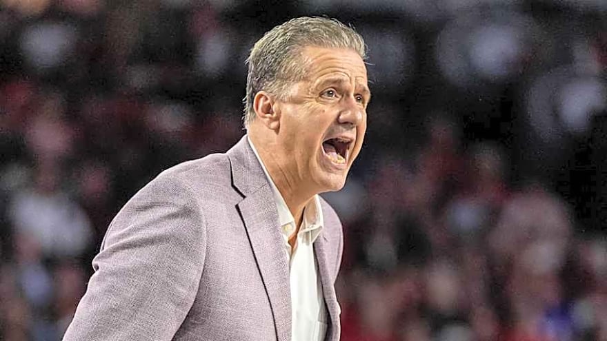 Arkansas rally on road against Georgia, but fades late in 90-76 loss