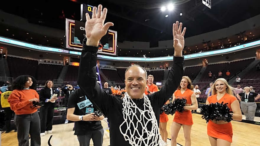 Scott Rueck Talks Oregon State Women&#39;s Basketball Ahead of 2025 Season